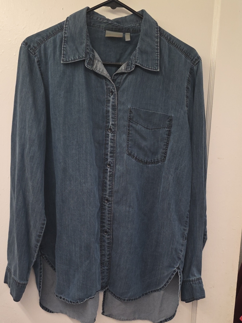Athleta Chambray Tunic Shirt Medium 100% Tencel Split Back High Low Hem